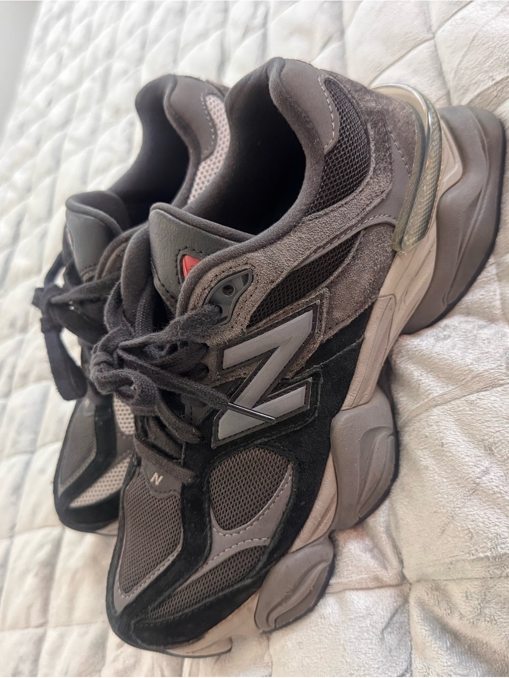 New Balance Men’s Black and Gray Chunky Athletic Sneakers